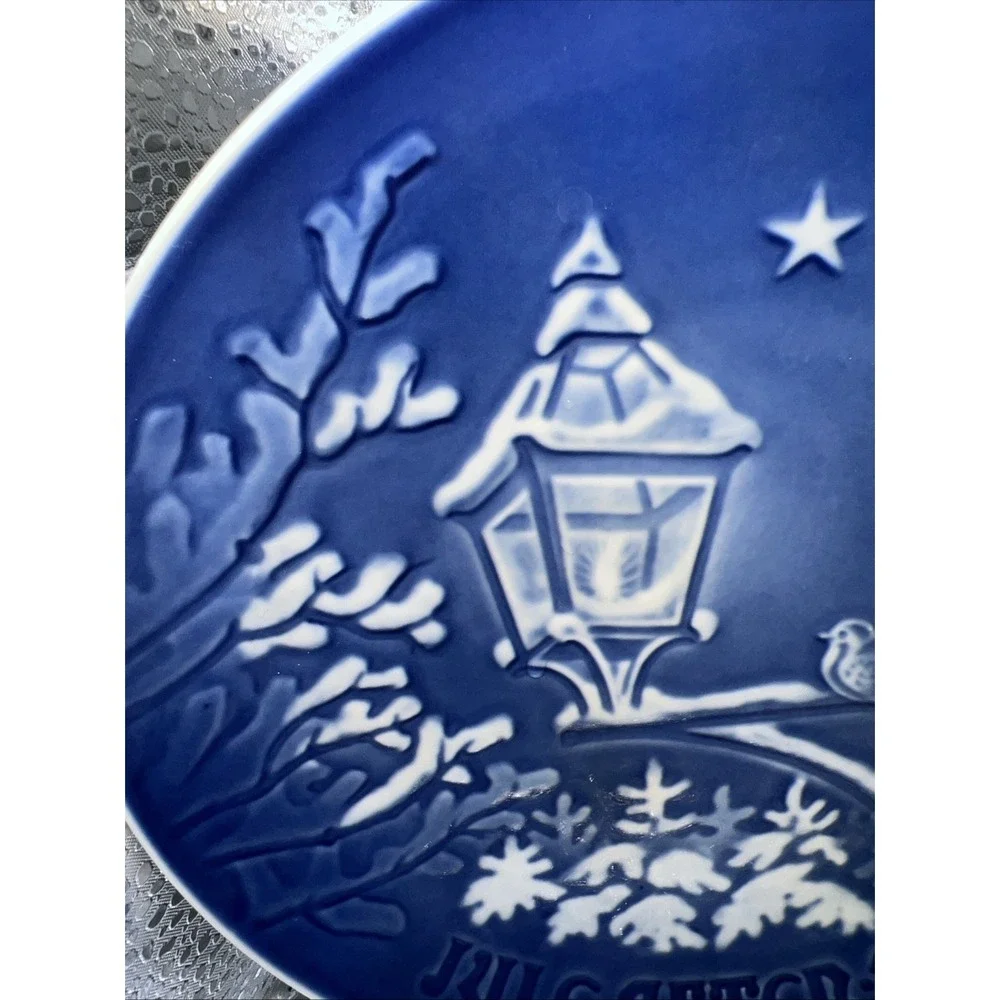 Christmas Plate Bing Grondahl  Porcelain ~Christmas in the‎ Old Town~1983